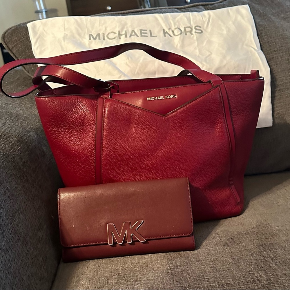 Micheal Kors burgendy large tote purse